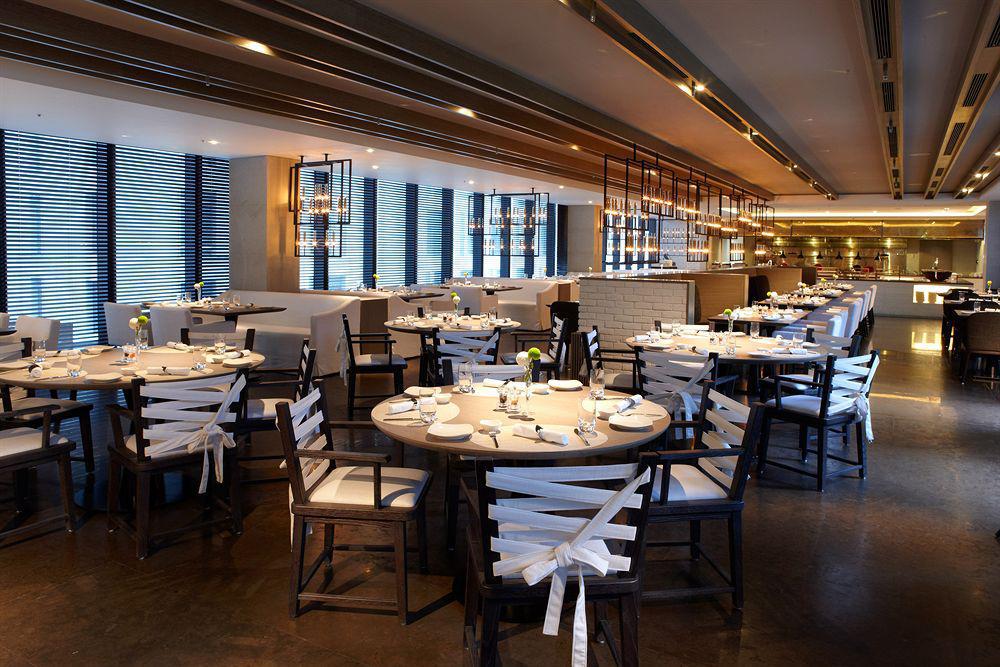 Humble House Taipei, Curio Collection By Hilton Hotel Kültér fotó Interior of the restaurant